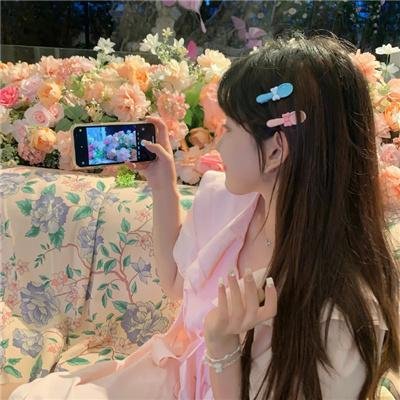午夜下的刺花